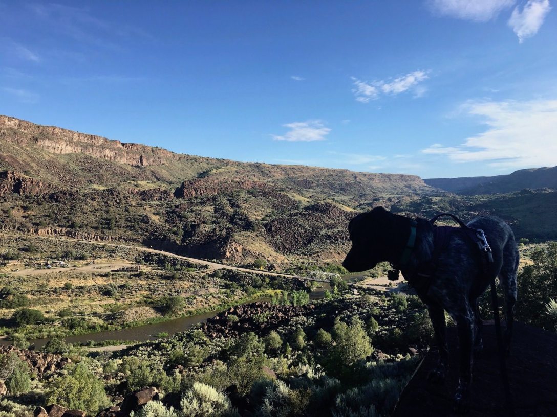 Hiking the Picuris trail in Orilla Verde Recreation Area near Taos